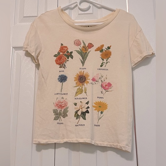 Flower t-shirt - Picture 1 of 4